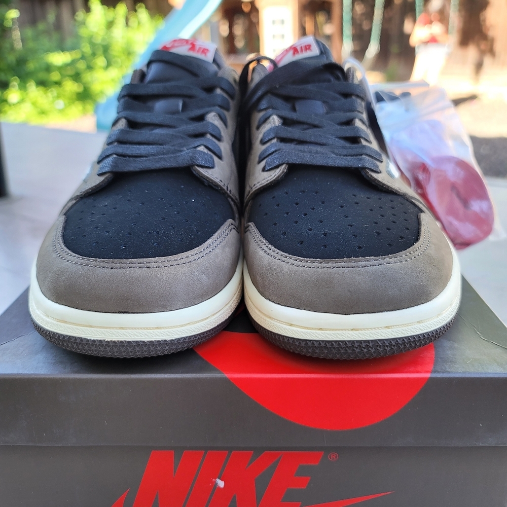 Travis Scott Lows 1s - Picture 3 of 7